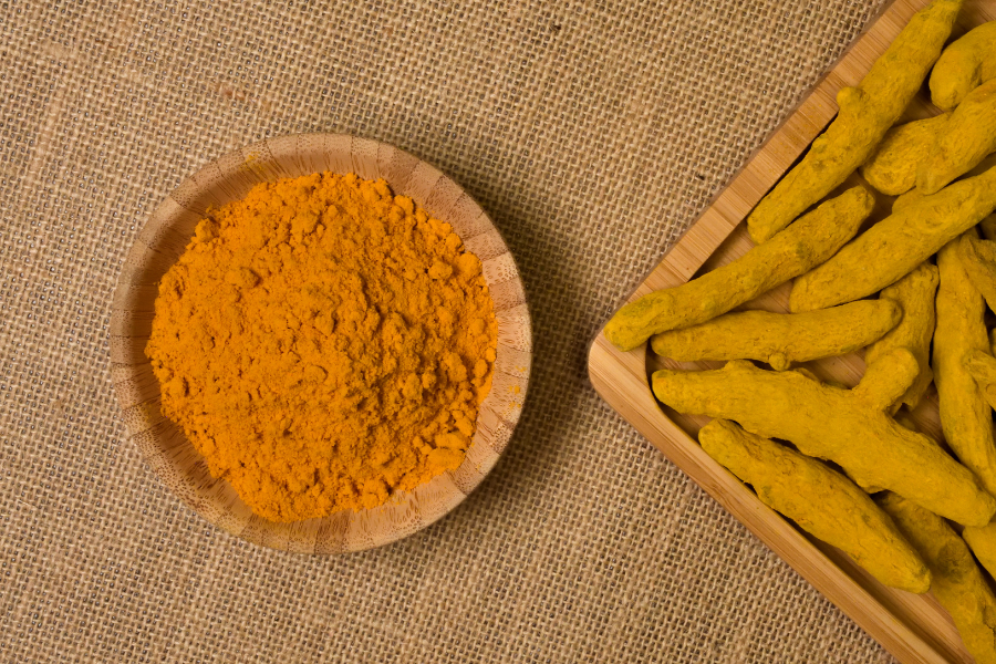 turmeric root and powder