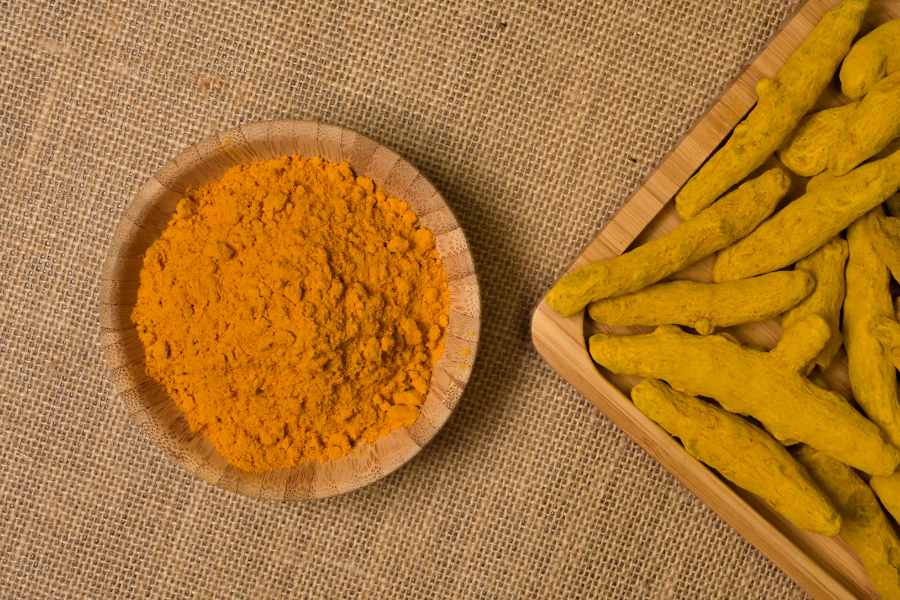 turmeric root and powder 